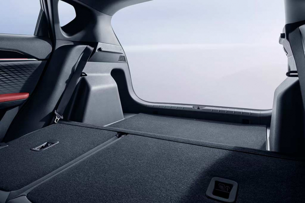 Geely Coolray вернулся на российский рынок в модернизированном виде
