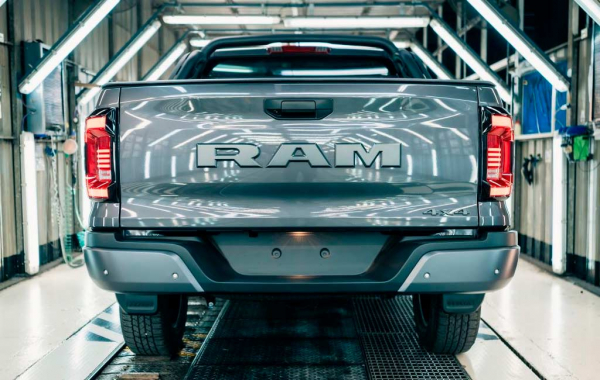 В Аргентине представили «возрожденный» пикап Dodge Dakota В Аргентине представили «возрожденный» пикап Dodge Dakota