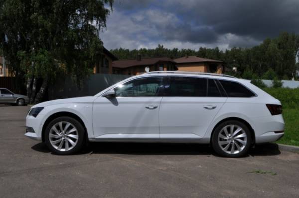 Skoda SuperB Combi: семейные ценности и никакого хулиганства 