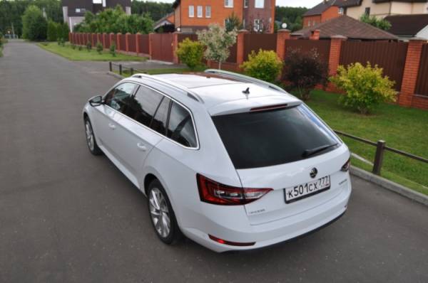Skoda SuperB Combi: семейные ценности и никакого хулиганства 