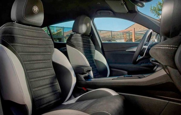 Итальянцы рассекретили обновленный кроссовер Alfa Romeo Tonale