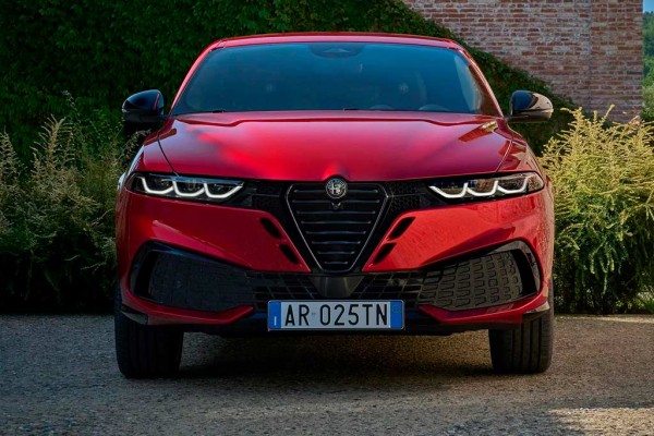 Итальянцы рассекретили обновленный кроссовер Alfa Romeo Tonale