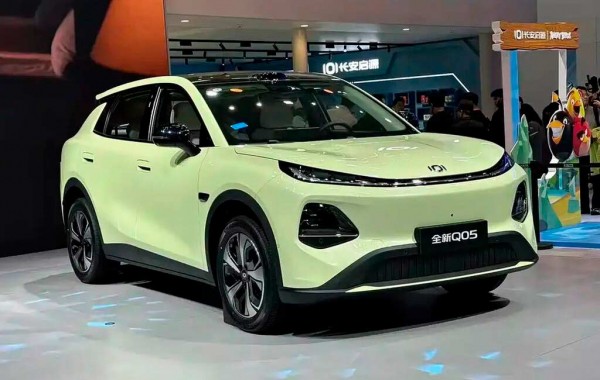 Компания Changan представила электрический кроссовер Nevo Q05 за 880 000 руб Компания Changan представила электрический кроссовер Nevo Q05 за 880 000 руб