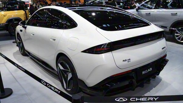Представлены кроссовер Chery Fulwin T9L и седан Fulwin A9 Представлены кроссовер Chery Fulwin T9L и седан Fulwin A9