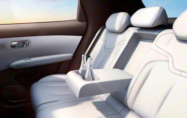 Компания Changan представила электрический кроссовер Nevo Q05 за 880 000 руб Компания Changan представила электрический кроссовер Nevo Q05 за 880 000 руб