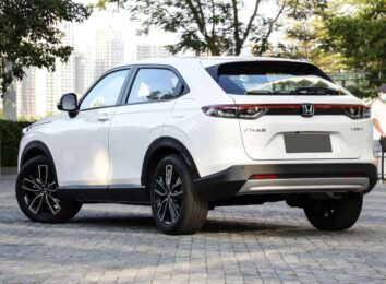 До России официально добрался кроссовер Honda Vezel II второго поколения До России официально добрался кроссовер Honda Vezel II второго поколения