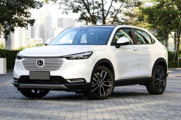 До России официально добрался кроссовер Honda Vezel II второго поколения До России официально добрался кроссовер Honda Vezel II второго поколения