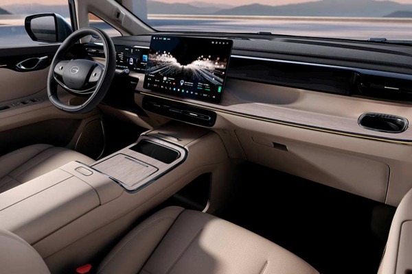 В Китае представили обновленный гибридный минивэн GAC Trumpchi E8 PHEV