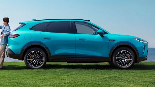 Большой и дешевый гибрид Chery Fulwin T9L дебютировал в Китае
