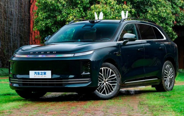 Кроссовер Exeed EX7 стал первой моделью бренда из «новой эпохи» Кроссовер Exeed EX7 стал первой моделью бренда из «новой эпохи»