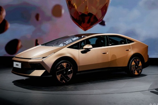 Показан серийный электромобиль Hyundai Ioniq V для Китая Показан серийный электромобиль Hyundai Ioniq V для Китая