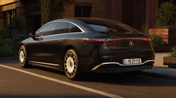 Mercedes-Benz EQS перенес глобальное техническое обновление