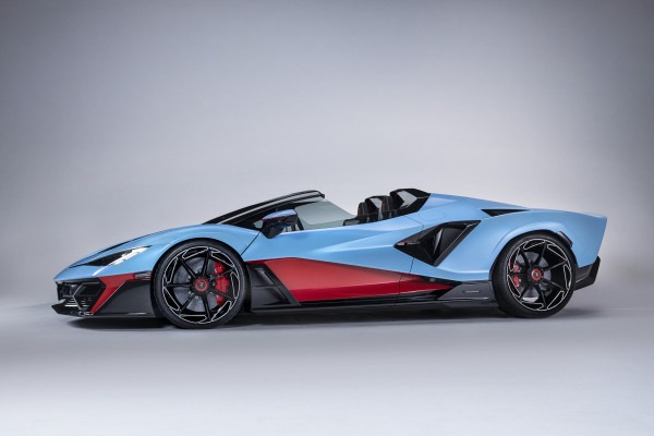 Lamborghini представила самый мощный родстер в своей истории Lamborghini представила самый мощный родстер в своей истории