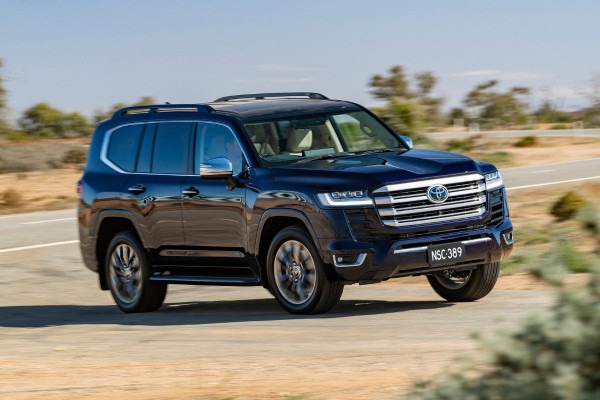 Гибрид Toyota Land Cruiser 300 расширяет рынки сбыта Гибрид Toyota Land Cruiser 300 расширяет рынки сбыта