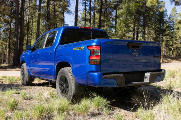 Nissan обновил пикап Frontier и показал его спецверсию для кемпинга Nissan обновил пикап Frontier и показал его спецверсию для кемпинга