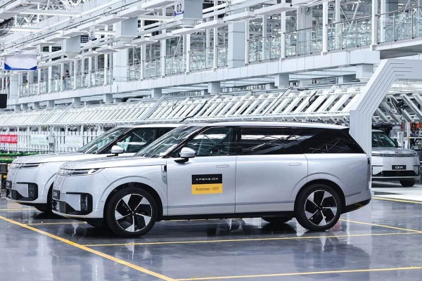 Кроссовер Xpeng GX превратился в роботакси
