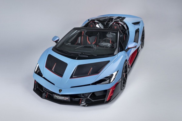 Lamborghini представила самый мощный родстер в своей истории Lamborghini представила самый мощный родстер в своей истории