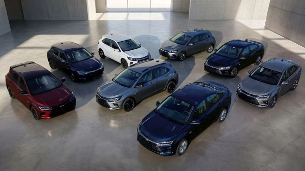 Хэтчбек Chevrolet Onix прикинулся паркетником и фургоном