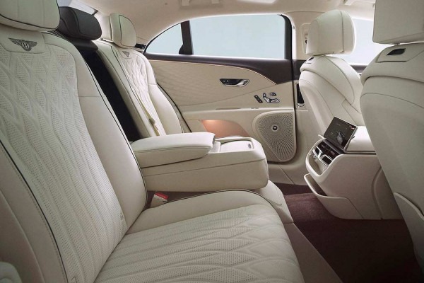 Обновленный седан Bentley Flying Spur получил иную внешность и S-версию Обновленный седан Bentley Flying Spur получил иную внешность и S-версию
