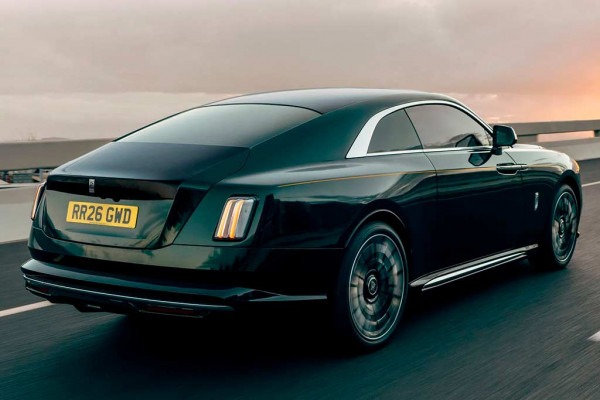 Обновленный Rolls-Royce Spectre стал еще мощнее и роскошнее