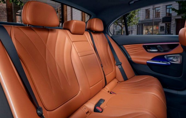 Представлены рестайлинговые седан и универсал Mercedes-Benz C-Class (W206)
