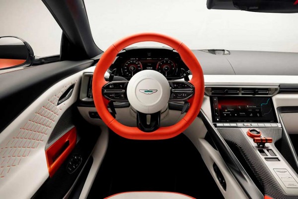 Aston Martin Valen: самый мощный переднемоторный автомобиль марки