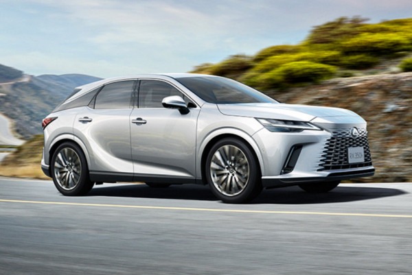 Обновленный Lexus RX: скромные изменения дизайна и другие настройки шасси Обновленный Lexus RX: скромные изменения дизайна и другие настройки шасси