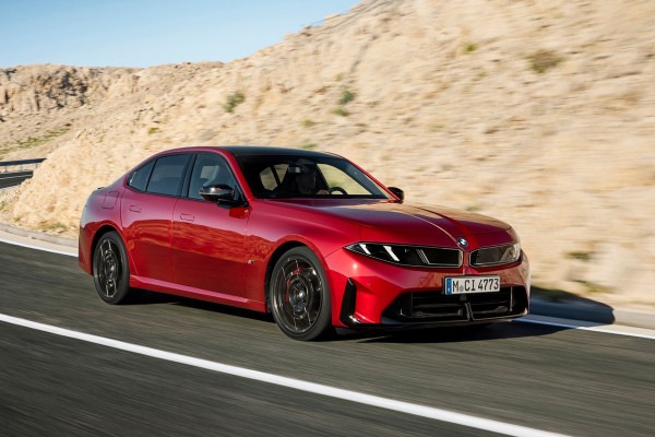 «Трешка» BMW восьмого поколения: 6 цилиндров в строю! «Трешка» BMW восьмого поколения: 6 цилиндров в строю!