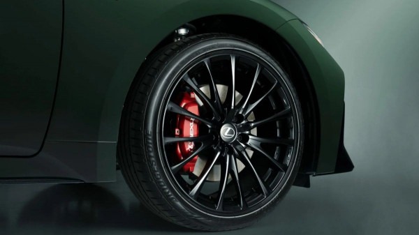 Lexus IS обрел лимитированную спецверсию для Северной Америки Lexus IS обрел лимитированную спецверсию для Северной Америки