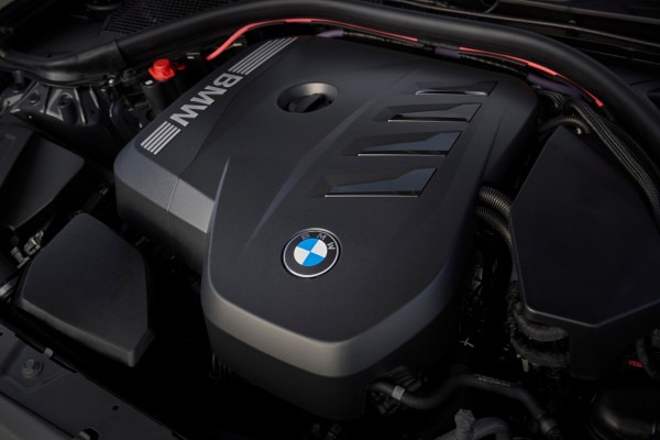 «Трешка» BMW восьмого поколения: 6 цилиндров в строю! «Трешка» BMW восьмого поколения: 6 цилиндров в строю!