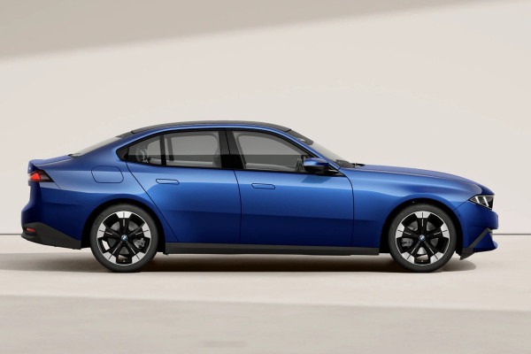 «Трешка» BMW восьмого поколения: 6 цилиндров в строю! «Трешка» BMW восьмого поколения: 6 цилиндров в строю!