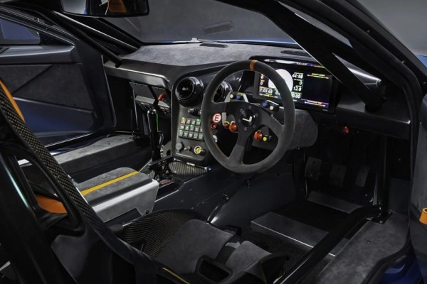 Возрожденный Jensen Interceptor получил двигатель мощностью 1 217 л.с.