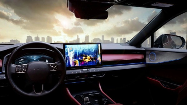 Кроссовер Lexus NX обновился снаружи и внутри