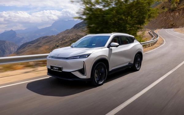 
            Подорожание ОСАГО, новинки от Geely и скандальный Jaguar. Итоги недели
        