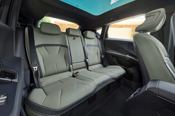 Немцы представили купеобразный электрический кроссовер BMW iX4 Немцы представили купеобразный электрический кроссовер BMW iX4