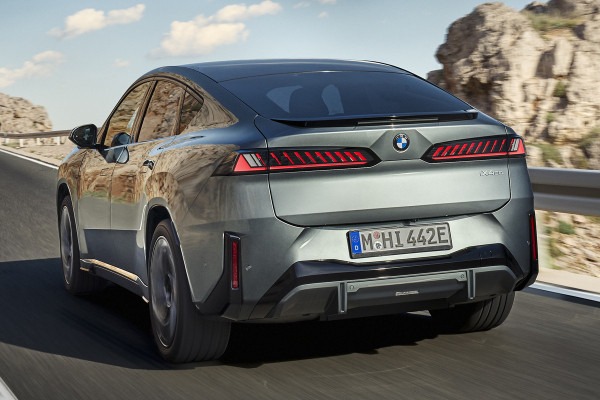 Представлен BMW iX4 (и заодно версия iX3 M60)