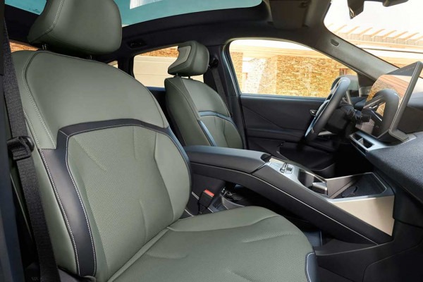 Немцы представили купеобразный электрический кроссовер BMW iX4 Немцы представили купеобразный электрический кроссовер BMW iX4