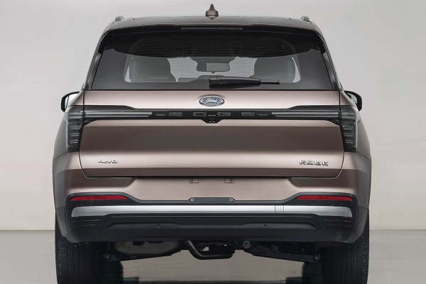 Рестайлинговый Ford Edge L: официальные изображения 