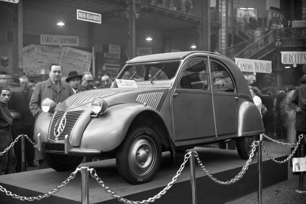 Концептуальный Citroen 2CV: &laquo;гадкий утенок&raquo; на электротяге