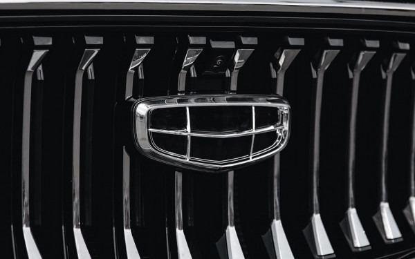 
            Подорожание ОСАГО, новинки от Geely и скандальный Jaguar. Итоги недели
        