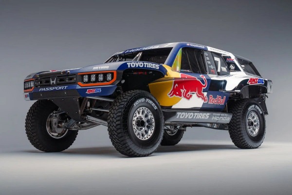 Honda Passport Baja Spec Trophy Truck: 1318-сильный гибрид для гонок в пустыне