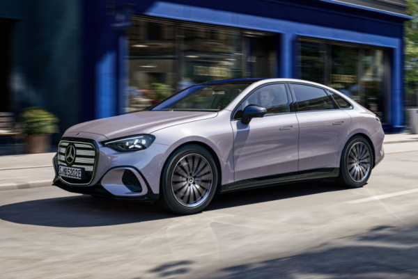 Дебютировал упрощенный Mercedes-Benz C-класса electric