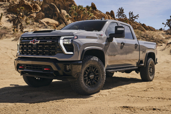 Chevrolet Silverado HD и GMC Sierra HD: новый турбодизель V8 и другие изменения Chevrolet Silverado HD и GMC Sierra HD: новый турбодизель V8 и другие изменения