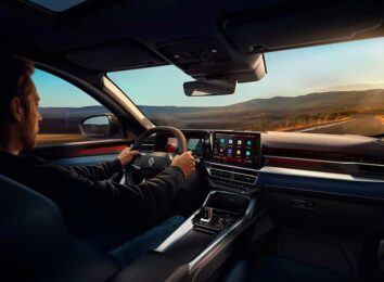 Французы рассекретили кроссовер Renault Boreal: в Европе он не появится