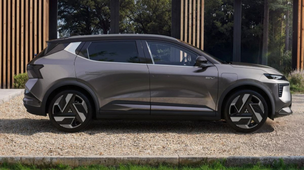 Mitsubishi Eclipse Cross обновился вслед за французским собратом