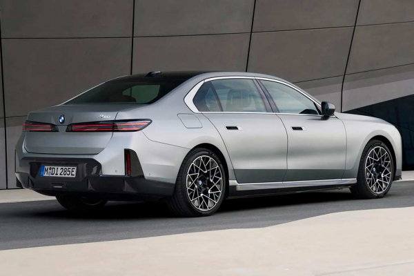 Обновленный BMW 7-Series (G70): самый комплексный рестайлинг в истории БМВ Обновленный BMW 7-Series (G70): самый комплексный рестайлинг в истории БМВ