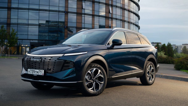 Модернизированный Haval F7 стал мощнее и технологичнее