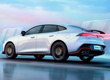 Представлен новый Changan Uni-V 2026: лифтбек пережил второй рестайлинг