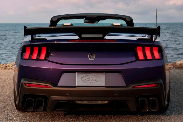 Ford Mustang Dark Horse SC Convertible: открытая 806-сильная версия маслкара Ford Mustang Dark Horse SC Convertible: открытая 806-сильная версия маслкара