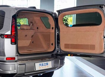 Китайцы из Dongfeng показали брутальный гибридный вездеход M-Hero M817